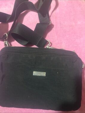 Baggallini Black Nylon Crossbody Messenger Bag